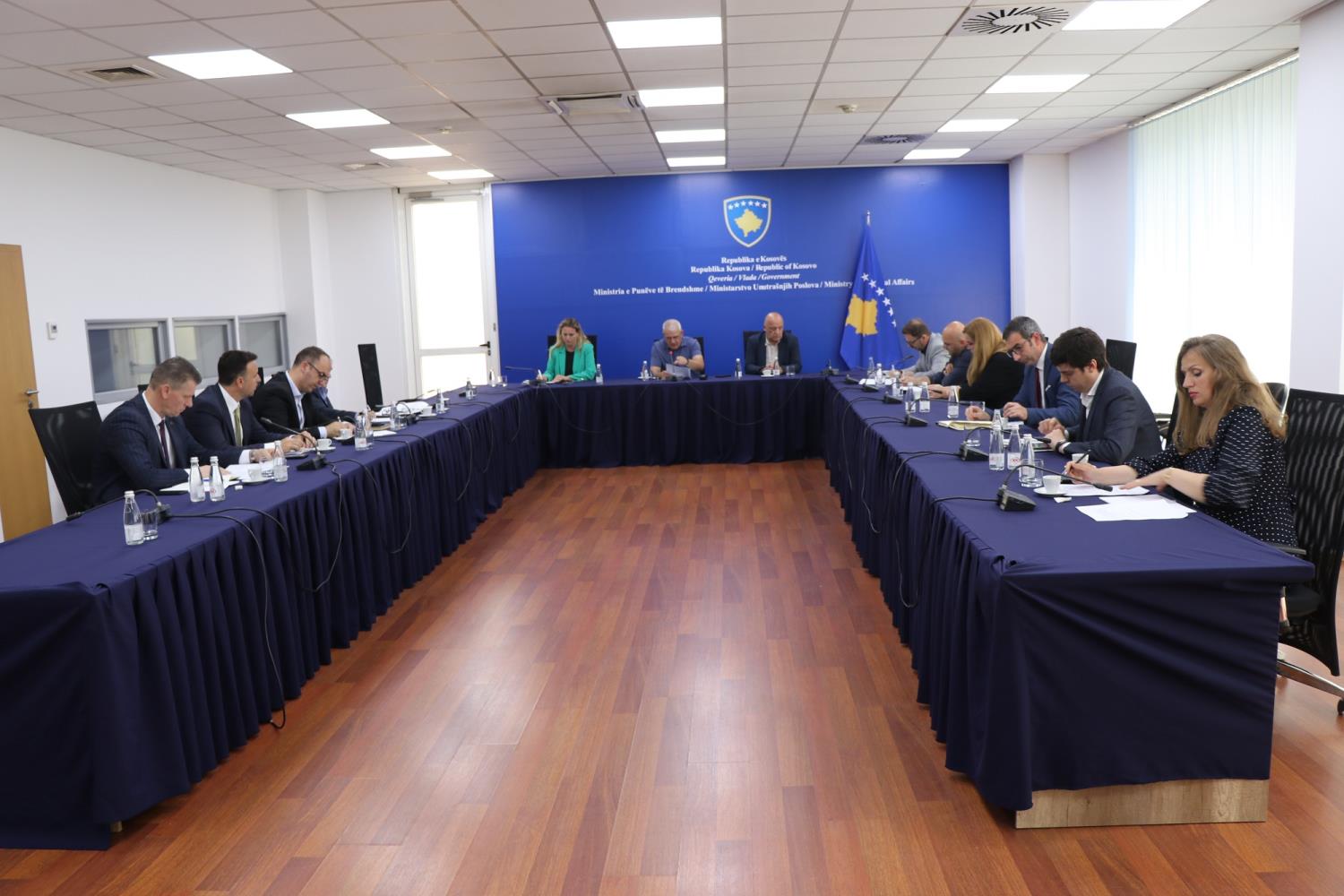 Minister Sveçla meets the representatives of the Republic of Kosovo institutions who report on the implementation of activities arising from the joint plan against terrorism